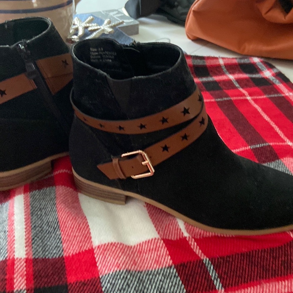 OLIVE STREET Ankle Bootie